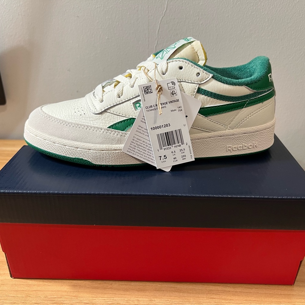 NWT Green and white Reebok Club C Revenge Vintage Sneakers
